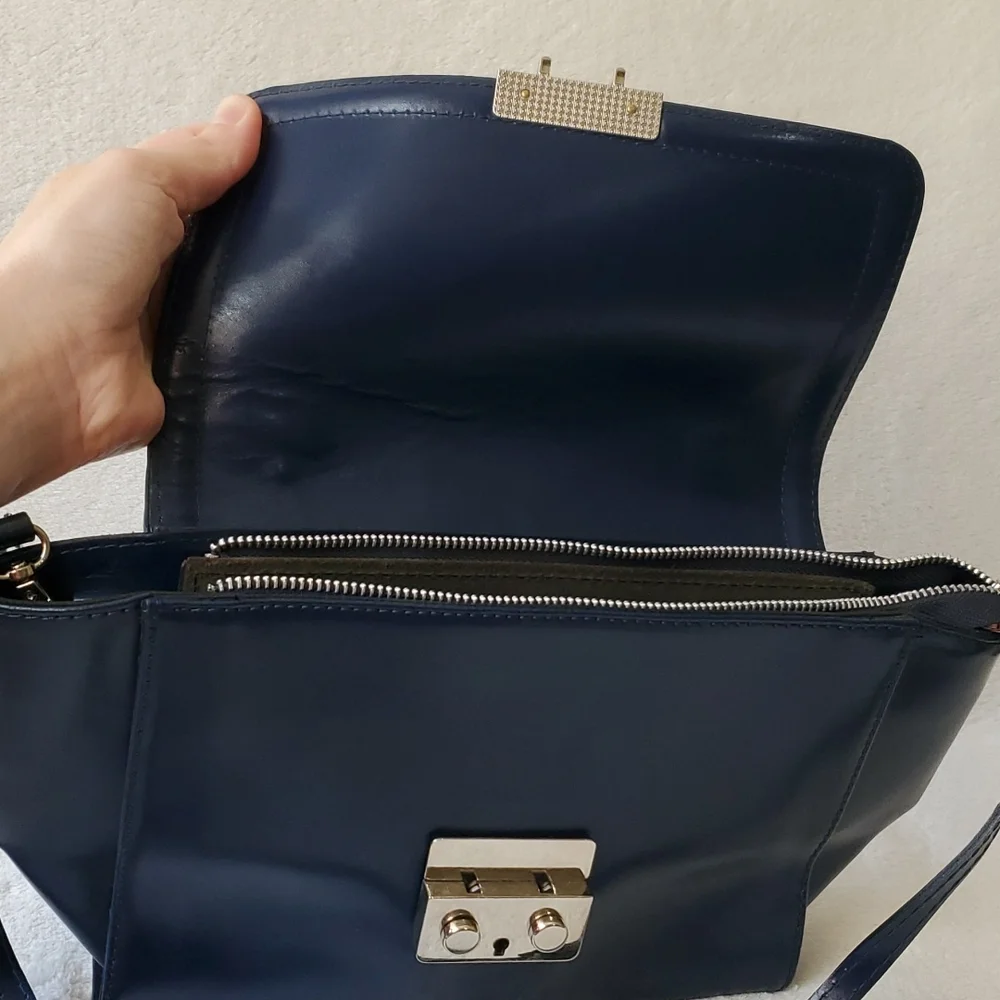Vera Pelle Blue Crossbody Bag - Picture 8 of 11